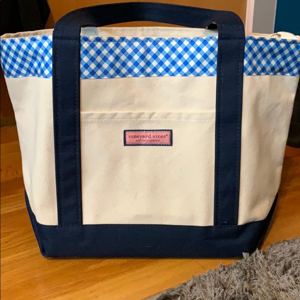 EXCELLENT CONDITION VINEYARD VINES BAG